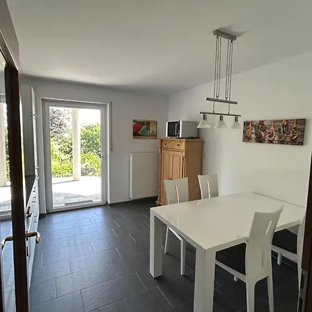 Tolle In Apartment